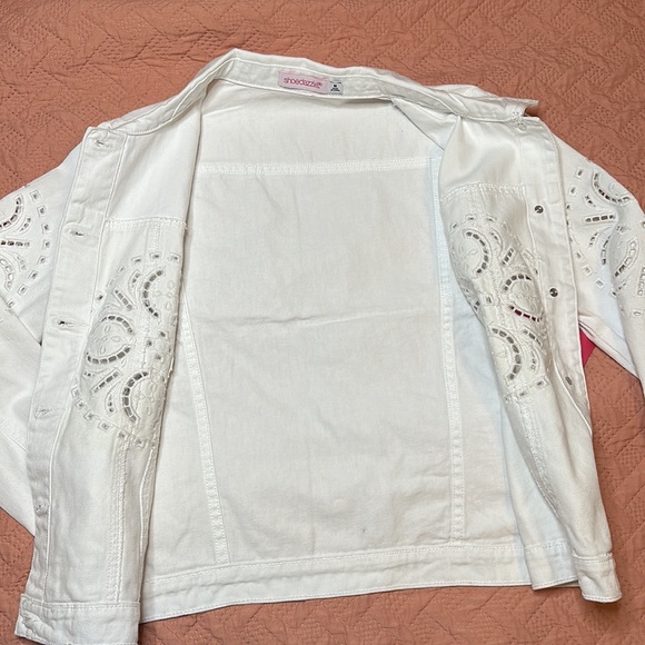 NWT💟SHOE DAZZLE White Jean Jacket Medium - Picture 6 of 9